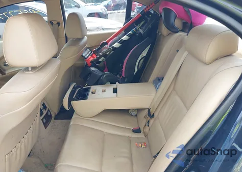 2007 BMW 530Xi из США, поврежденный, VIN WBANF73537CU25657